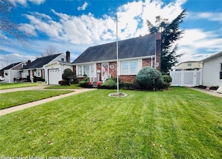 40 Lander Ave, Staten Island, NY 10314