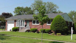 1501 W Palm Dr, Mount Prospect, IL 60056