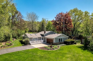 7929 N Pine View Dr, Edgerton, WI 53534