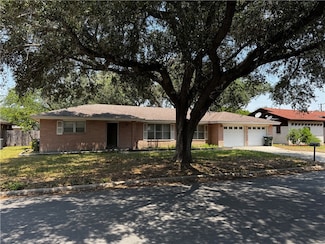 425 Retama Ave, Taft, TX 78390