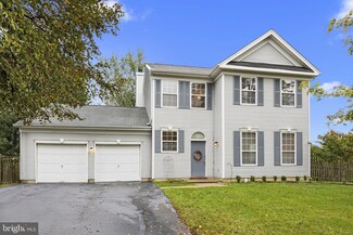 47 Chicory Ln, Pennington, NJ 08534