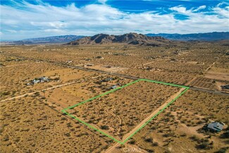 3251 Piper Rd, Joshua Tree, CA 92252