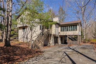 367 Saunders Dr, Bushkill, PA 18324