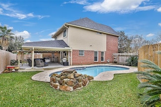 318 Dunford Ct, Highlands, TX 77562