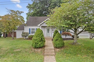 812 Jeanne St, Coraopolis, PA 15108