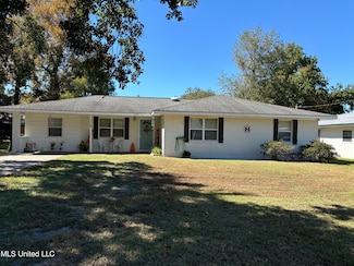 119 N Seashore Ave, Long Beach, MS 39560