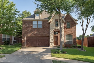 910 Waterside Dr, Euless, TX 76039