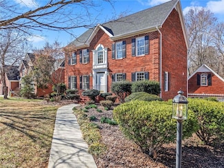 214 Oakmont Dr, Kernersville, NC 27284