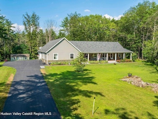 15 Pine St, Cairo, NY 12413