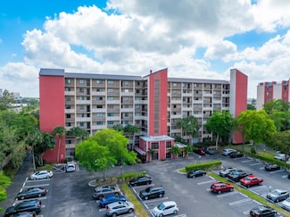 2200 S Cypress Bend Dr Unit 306, Pompano Beach, FL 33069