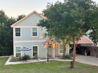 405 S Lakewood Cir, Bridgeport, TX 76426