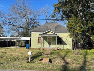 618 2nd St, Jennings, LA 70546