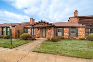 152 Wedgewood Dr, Williamsville, NY 14221