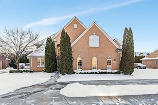 122 Sand Bar Ln, Detroit, MI 48214