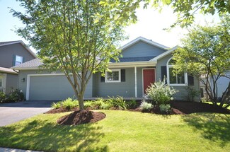 562 Roxbury Dr, Naperville, IL 60565