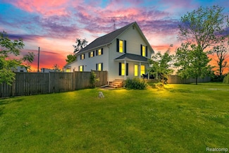 5276 van Orden Rd, Webberville, MI 48892