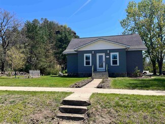 105 Castle St, Camp Douglas, WI 54618