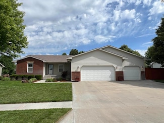 706 Harvest Ct, McPherson, KS 67460