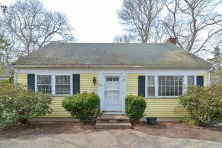 151 Dolphin Ln, Hyannis, MA 02601