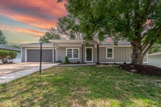 1310 S El Chaparral Ave, Columbia, MO 65201