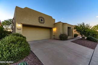 716 W Shadow Wood St, Green Valley, AZ 85614
