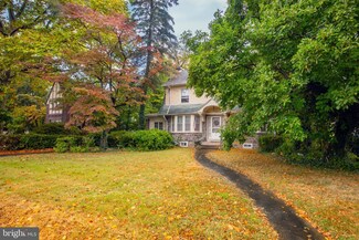 825 Green Ln, Secane, PA 19018
