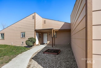 2766 & 2768 N Siesta Ln, Boise, ID 83704