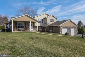 1277 Barclay Dr, Lancaster, PA 17601