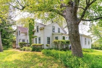 30128 N Saint Marys Rd, Libertyville, IL 60048