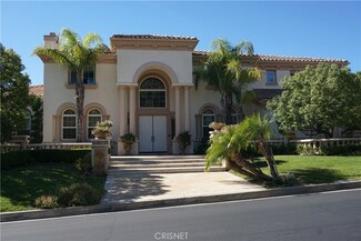 22362 La Quilla Dr, Chatsworth, CA 91311