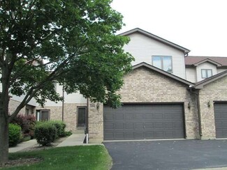 2057 N Juniper Ln Unit 2057, Arlington Heights, IL 60004