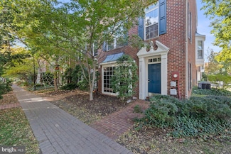 726 Catts Tavern Dr, Alexandria, VA 22314