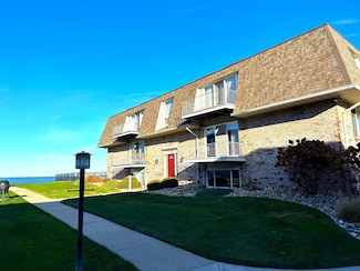 3620 Lakeshore Dr, Saint Joseph, MI 49085