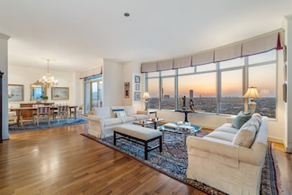 1000 Uptown Park Blvd Unit 201, Houston, TX 77056