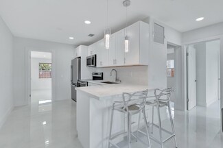5305 Cleveland Rd, Delray Beach, FL 33484