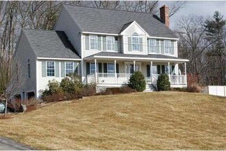3 Cottonwood Rd, Plaistow, NH 03865
