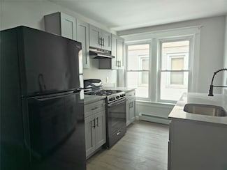 372 Mansion St Unit 2W, Poughkeepsie, NY 12601