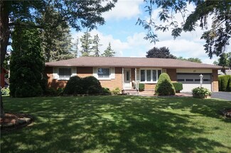 77 Towngate Rd, Rochester, NY 14626