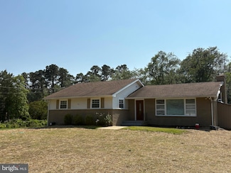 328 Riverside Dr, Vineland, NJ 08360