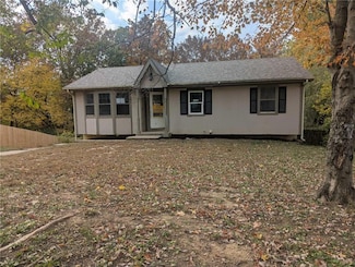 228 SE 101st Rd, Warrensburg, MO 64093