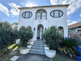 7026 S Claiborne Ave, New Orleans, LA 70125