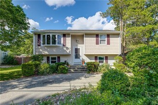 166 W Shore Rd, Warwick, RI 02889
