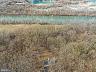 70 Nuthatch Dr, Harpers Ferry, WV 25425