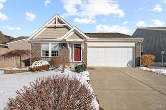 5586 Castle Dr, South Lebanon, OH 45065