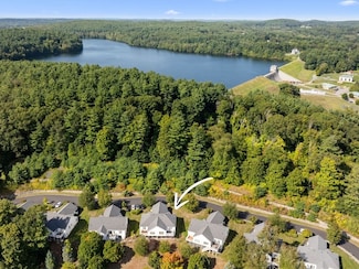 40 William Onthank Ln, Southborough, MA 01772