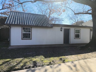 512 Irby Ln, Irving, TX 75061