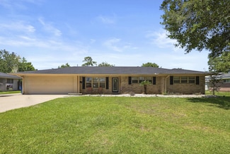 319 Dixie Dr, Bridge City, TX 77611