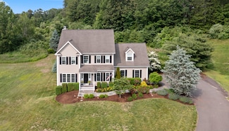 11 Quarry Ridge Rd, Sandy Hook, CT 06482