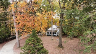 48 Brookwood Ln, New Canaan, CT 06840