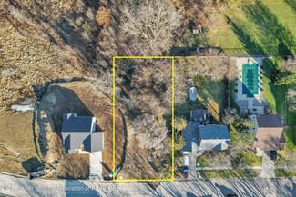 202 Stratford Dr, Mason, MI 48854